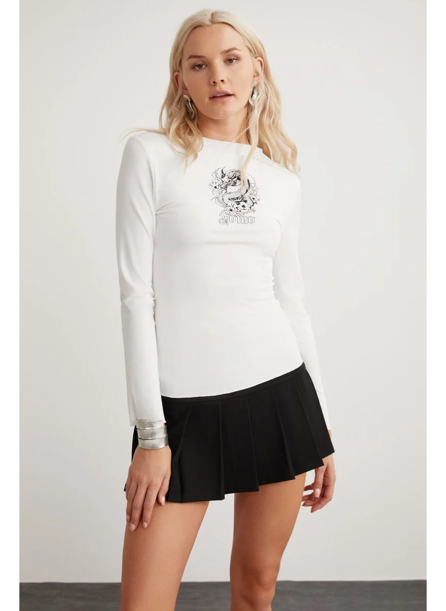 GRIMELANGE Zowı Women's Printed Detail Slim Fit Tight Fit Long Sleeve Crew Neck White T-shirt