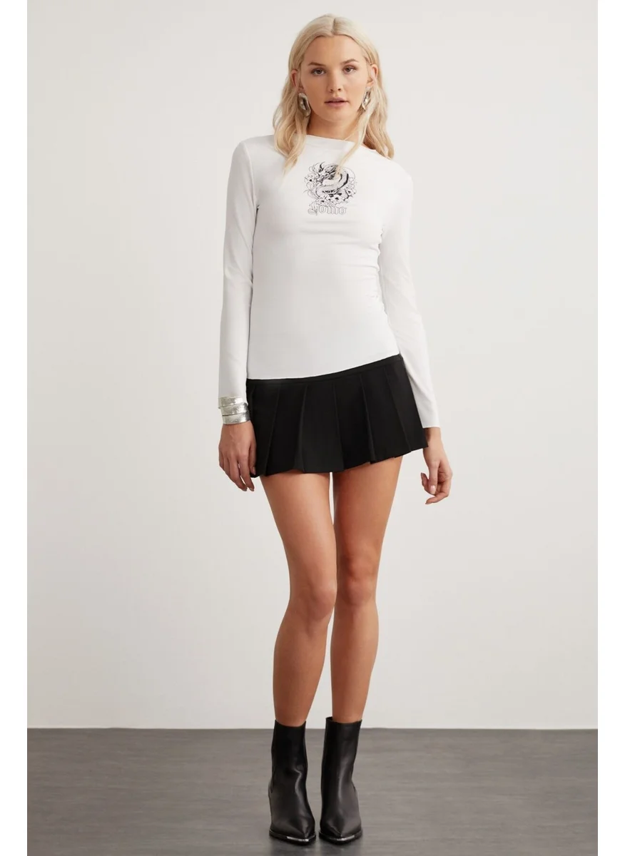 GRIMELANGE Zowı Women's Printed Detail Slim Fit Tight Fit Long Sleeve Crew Neck White T-shirt
