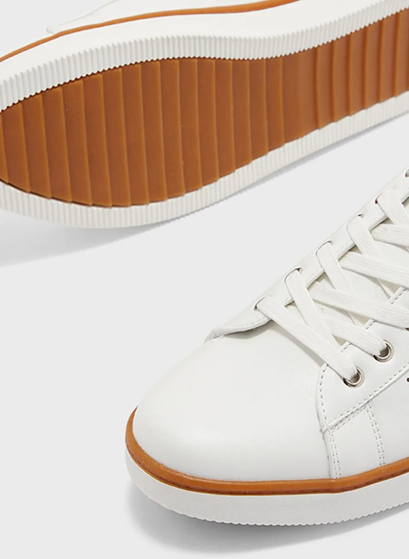 CCC Austin Reed Low Top Sneakers