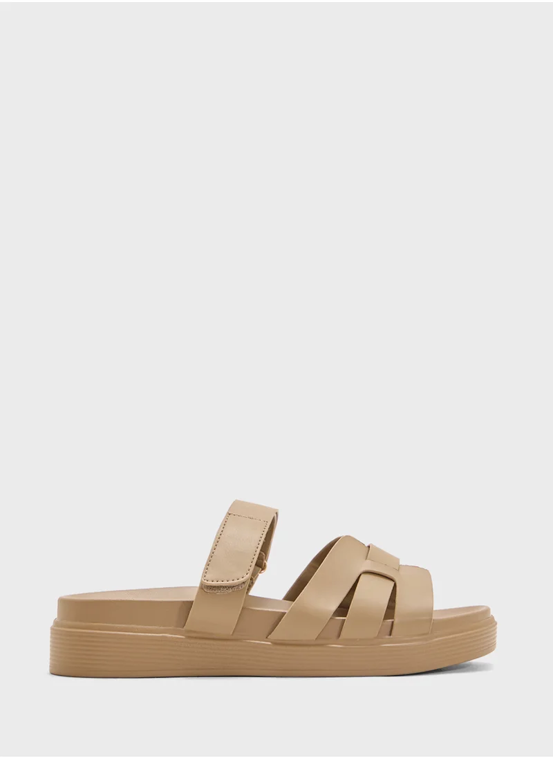 Clowse Chunky Flat Sandal