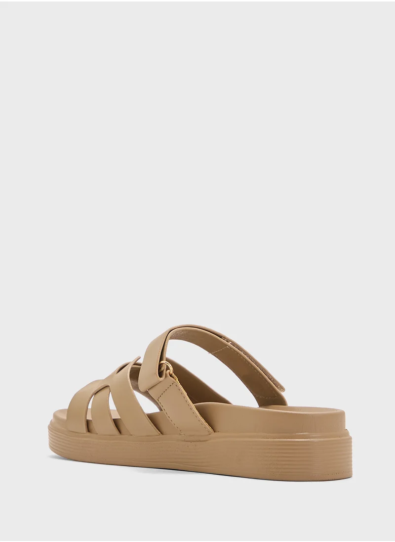 Clowse Chunky Flat Sandal