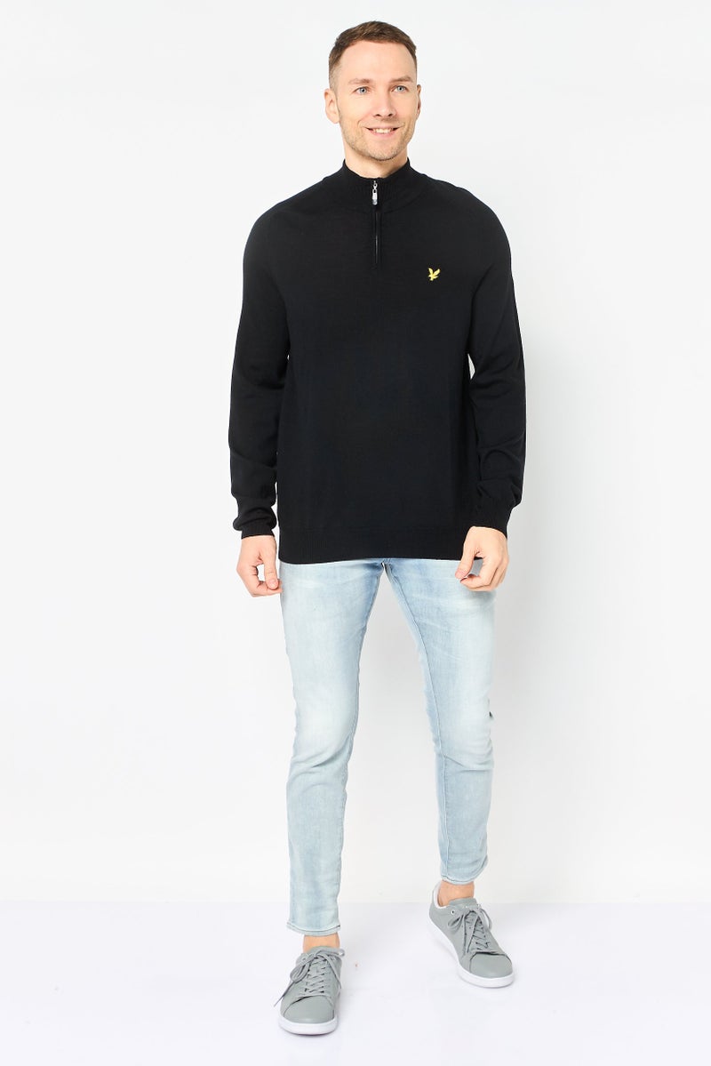 Lyle & Scott سويت شيرت رجالي برقبة عالية بشعار مطرز، أسود - Image 4
