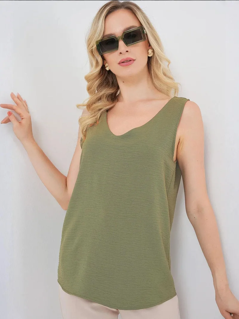 بيغ دارت بلوزة بياقة على شكل حرف  من