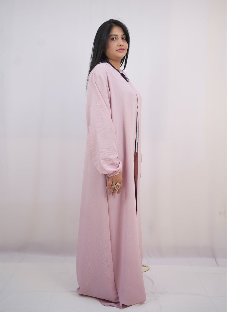 Al Batool Arabian Open Abaya of Stylish Cey Fabric with One-Button Closure - Image 2