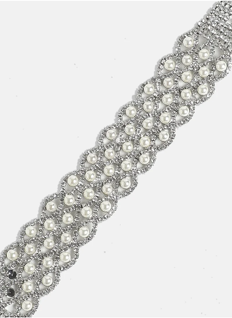 SOHI Silver-Coloured Pearl Crystal Choker Necklace