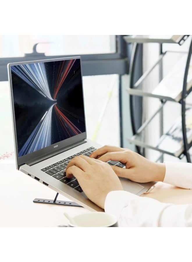حامل لابتوب من الألومنيوم قابل للتعديل بتصميم مريح للأجهزة مقاس 10 إلى 15.6 بوصة، يساعد على تحسين وضعية الجلوس وتوفير تهوية أفضل، مناسب للمكتب والاستخدام اليومي مع أجهزة اللابتوب المختلفة - Image 3
