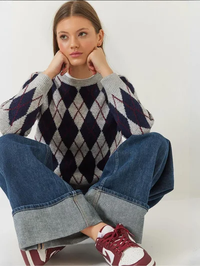 Bianco Lucci LUCCI Baklava Pattern Crew Neck Knitted Sweater