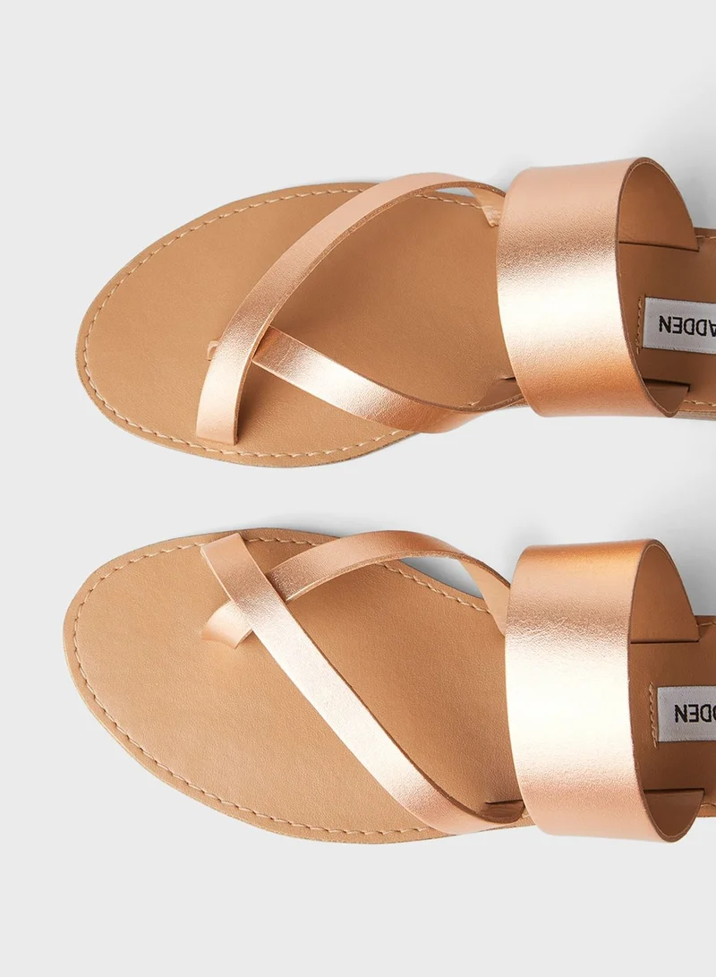 STEVE MADDEN Hazey Flat Sandals