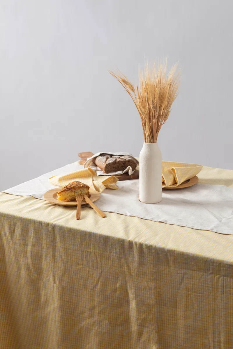 ويلستيل Arya | Piti Checkered Yellow Linen Tablecloth 170 x 170 cm