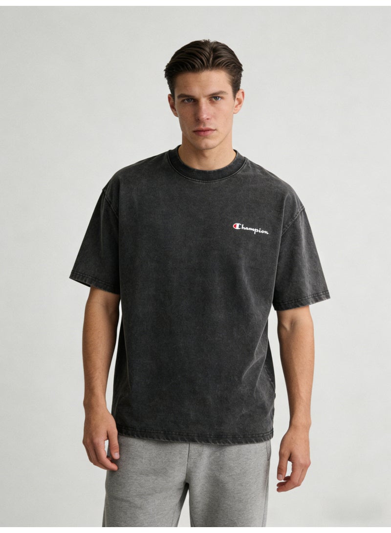 شامبيون Champion Men's Vintage Washed Oversized Crew Neck T-Shirt, Black Acid Wash Short Sleeve Casual Tee - Image 1