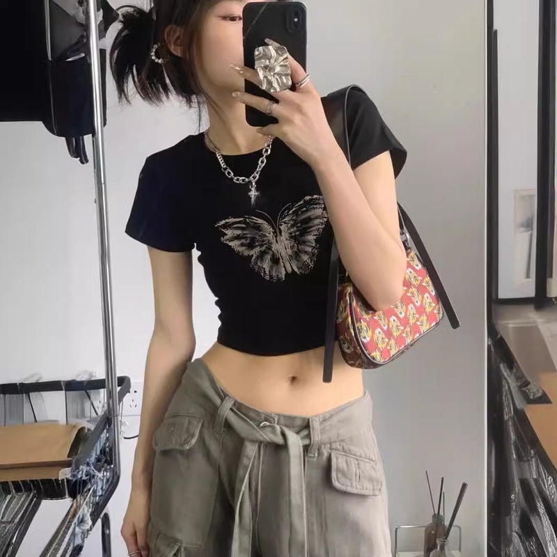 Women's Cropped T-Shirt with Animal Print - Image 3