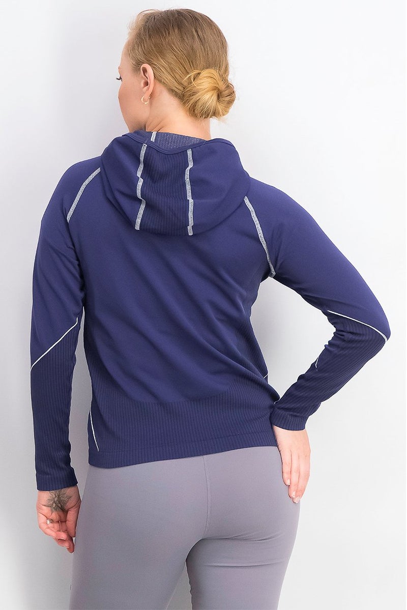 Tchibo قميص نسائي بأكمام طويلة بدون خياطة مع غطاء رأس، بنفسجي - Image 2