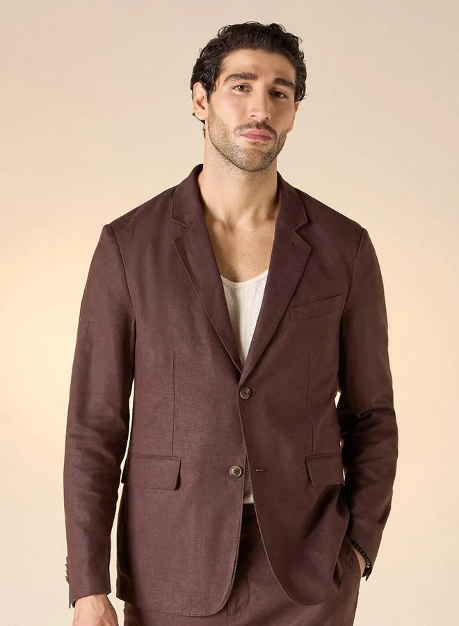 Iconic Notchel Lapel Linen Blazer with Button Closure and Long Sleeves