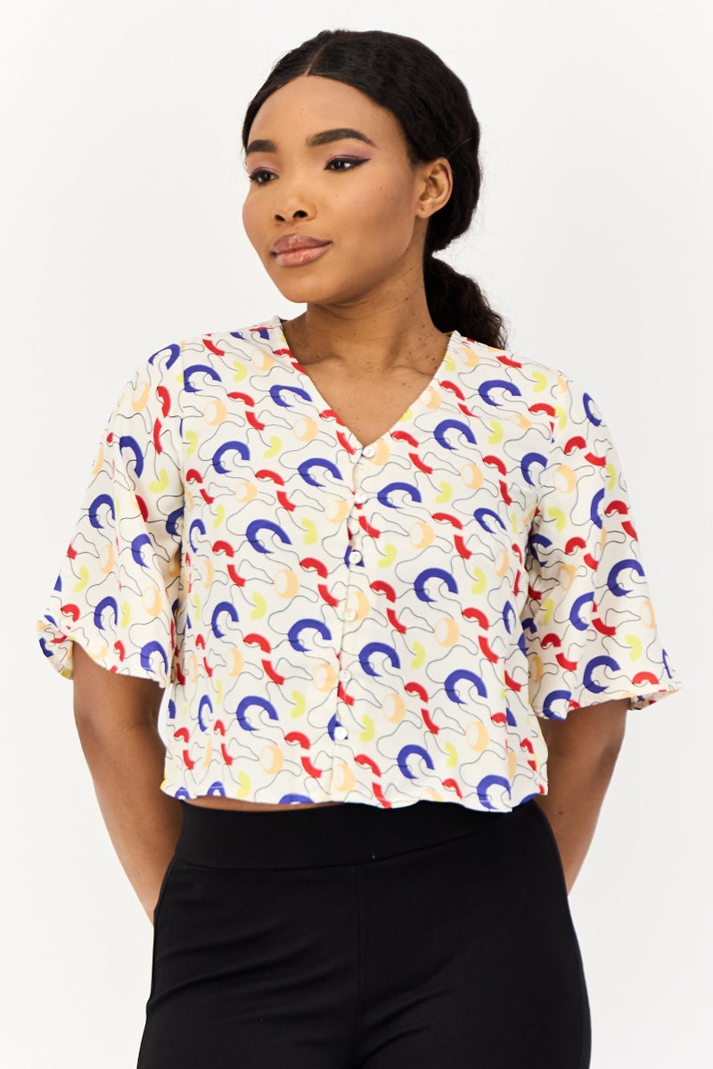ONLY بلوزة نسائية بأكمام قصيرة وطباعة شاملة على شكل حرف V، متعددة الألوان - Image 1