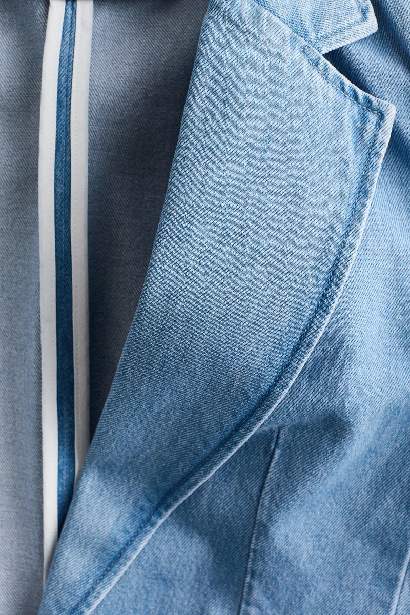 اتش اند ام بليزر دنيم بأكمام مجمعة