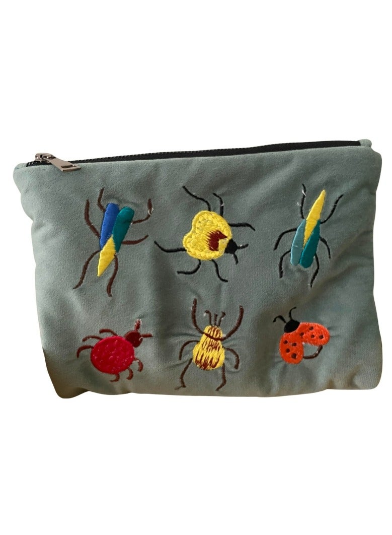 أتش أتش حقيبة كلاتش نسائية مطرزة على شكل فراشات، للشاطئ مع سحاب للإغلاق، مقاس M - Image 1