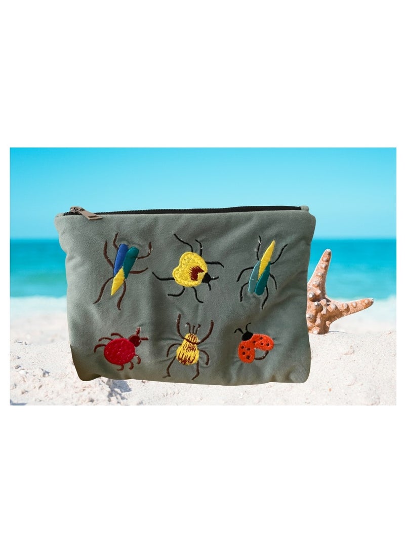 أتش أتش حقيبة كلاتش نسائية مطرزة على شكل فراشات، للشاطئ مع سحاب للإغلاق، مقاس M - Image 2