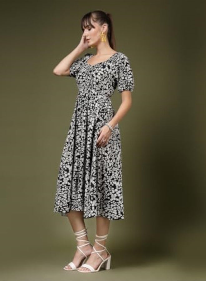 Oomph! فستان نسائي متوسط الطول بتصميم كريب وواسع من الأسفل من OOMPH! - Image 4