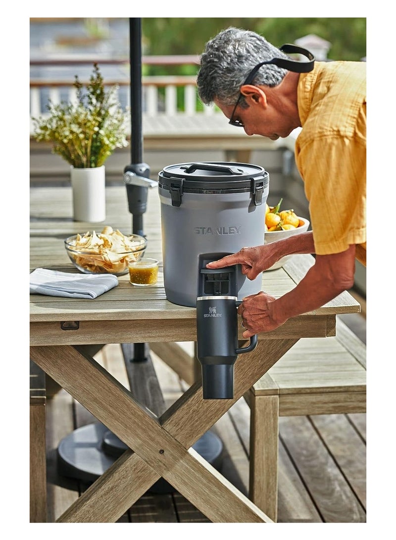 Stanley Stanley cup H2.0 Stainless Steel with Lid and Straw for Water Iced Tea,Coffee and Smoothie,Black,40 oz  - Image 4
