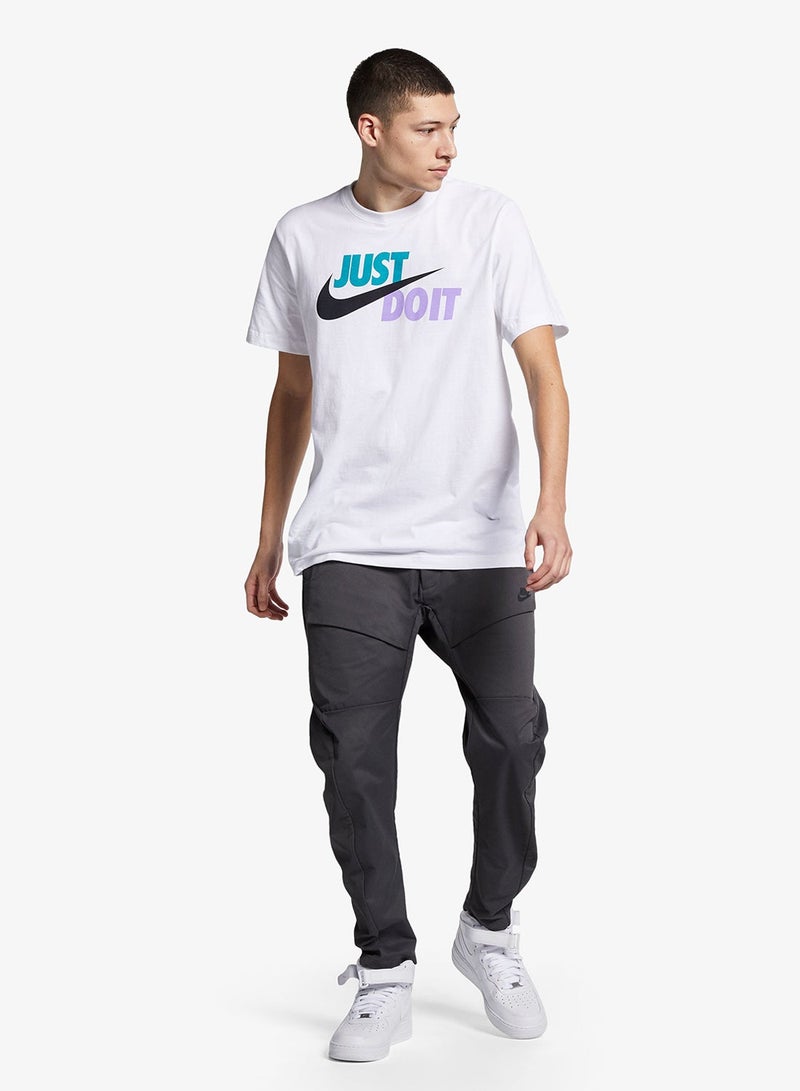 Nike Just Do It Swoosh T-Shirt - Image 4