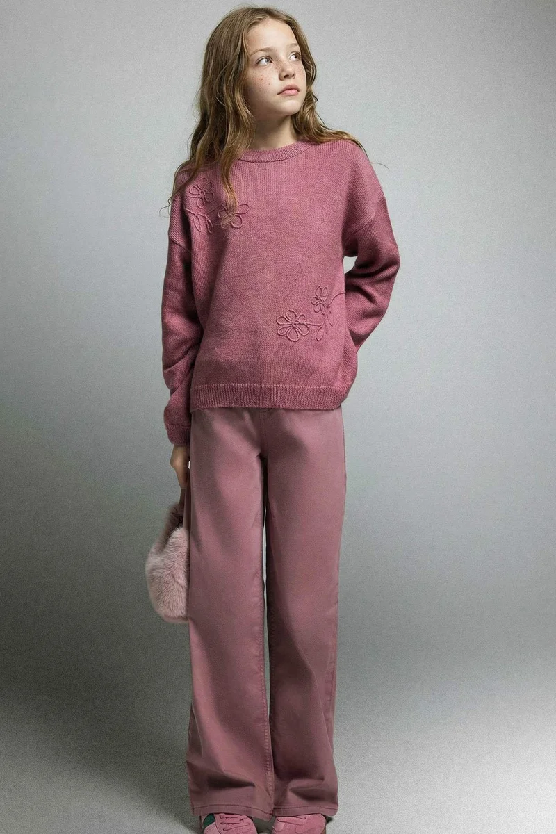 ديفاكتو Girl Regular Fit Embroidered Crew Neck Pullover