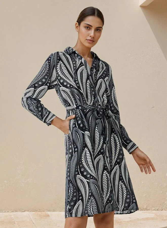 سبلاش فيڤ فستان قميص بطول الركبة بحزام مطبوع