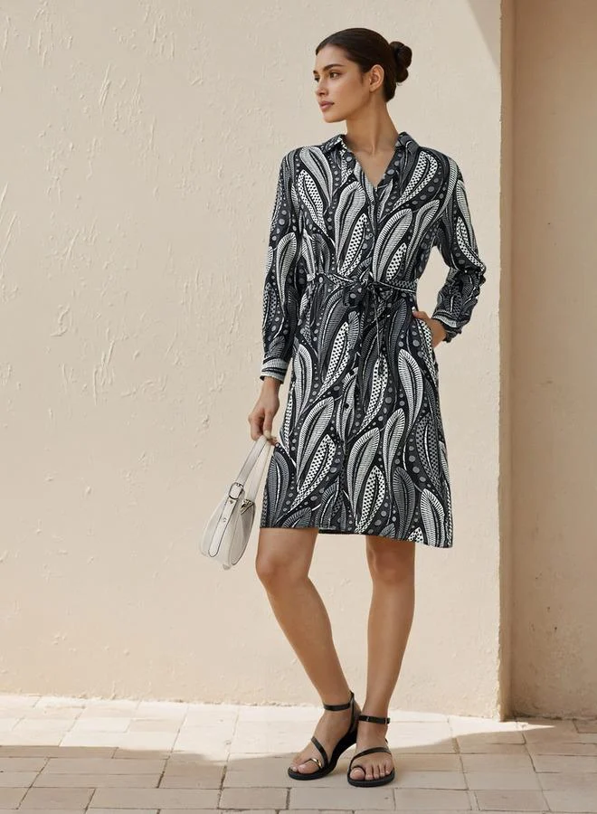 سبلاش فيڤ فستان قميص بطول الركبة بحزام مطبوع