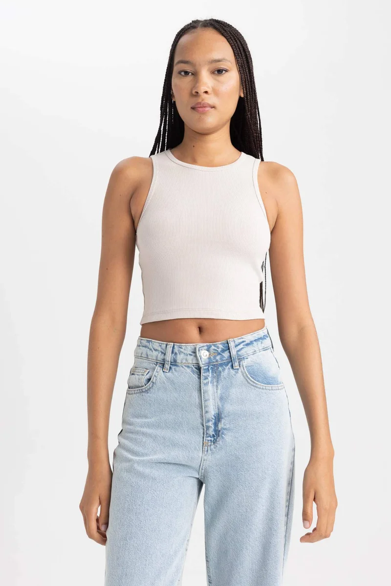ديفاكتو Fitted Halter Neck Tank Top
