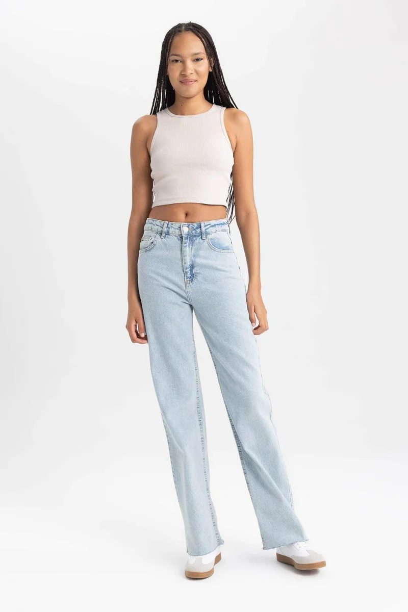 ديفاكتو Fitted Halter Neck Tank Top