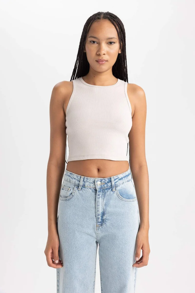 ديفاكتو Fitted Halter Neck Tank Top