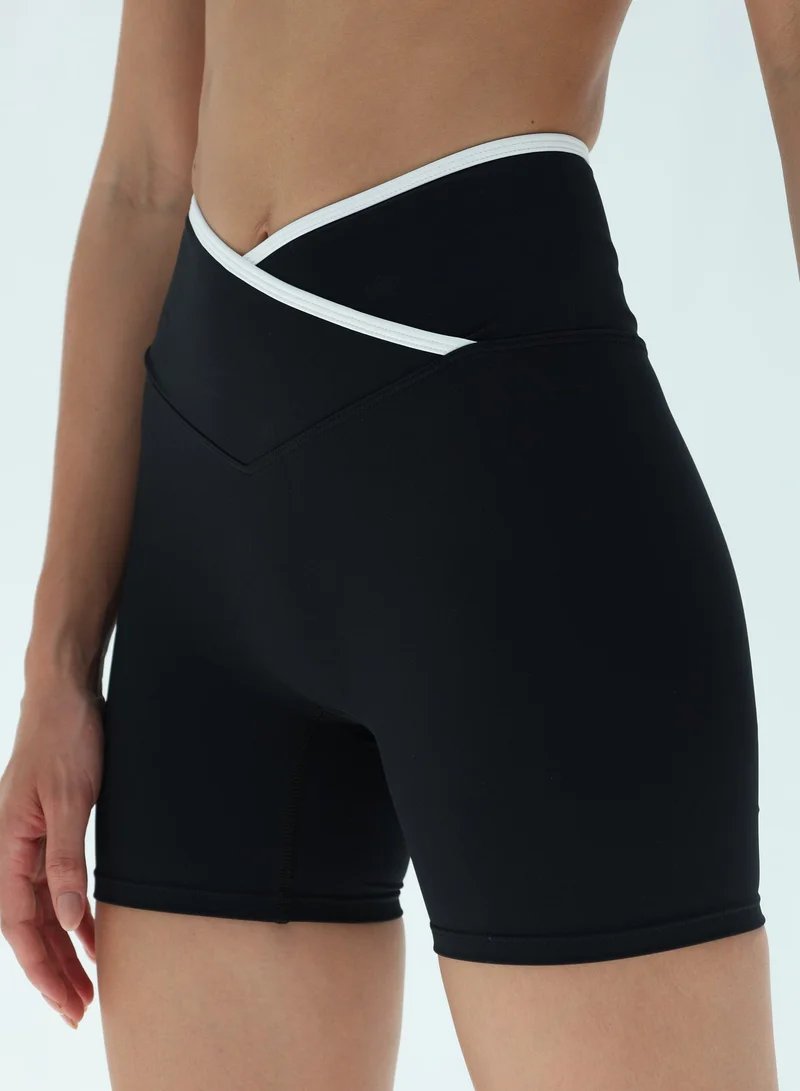 Contour Active Short