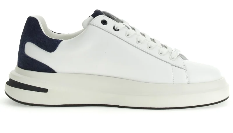 GUESS Casual Lace up Low Top Sneakers