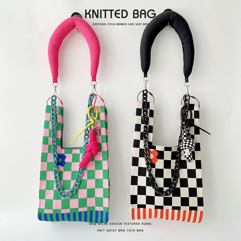 Korean Version Of The Niche Design Checkerboard Small Flower Knitted Handbag Joker Travel Large Capacity Wrist Bag Manufacturers - Image 3