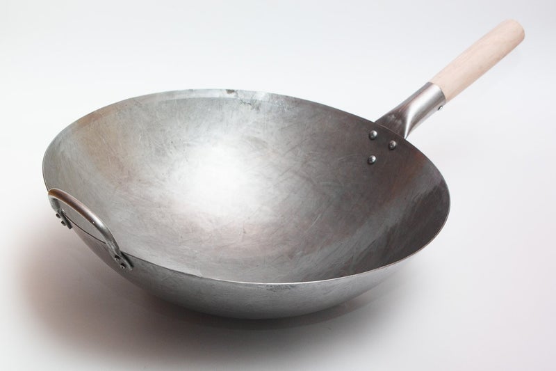 Craft Wok Big 16 Inch Heavy Hand Hammered Carbon Steel Pow Wok with Wooden and Steel Helper Handle (Round Bottom) / 731W138 - Image 5