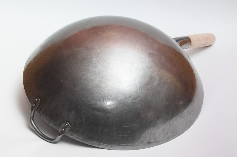 Craft Wok Big 16 Inch Heavy Hand Hammered Carbon Steel Pow Wok with Wooden and Steel Helper Handle (Round Bottom) / 731W138 - Image 3