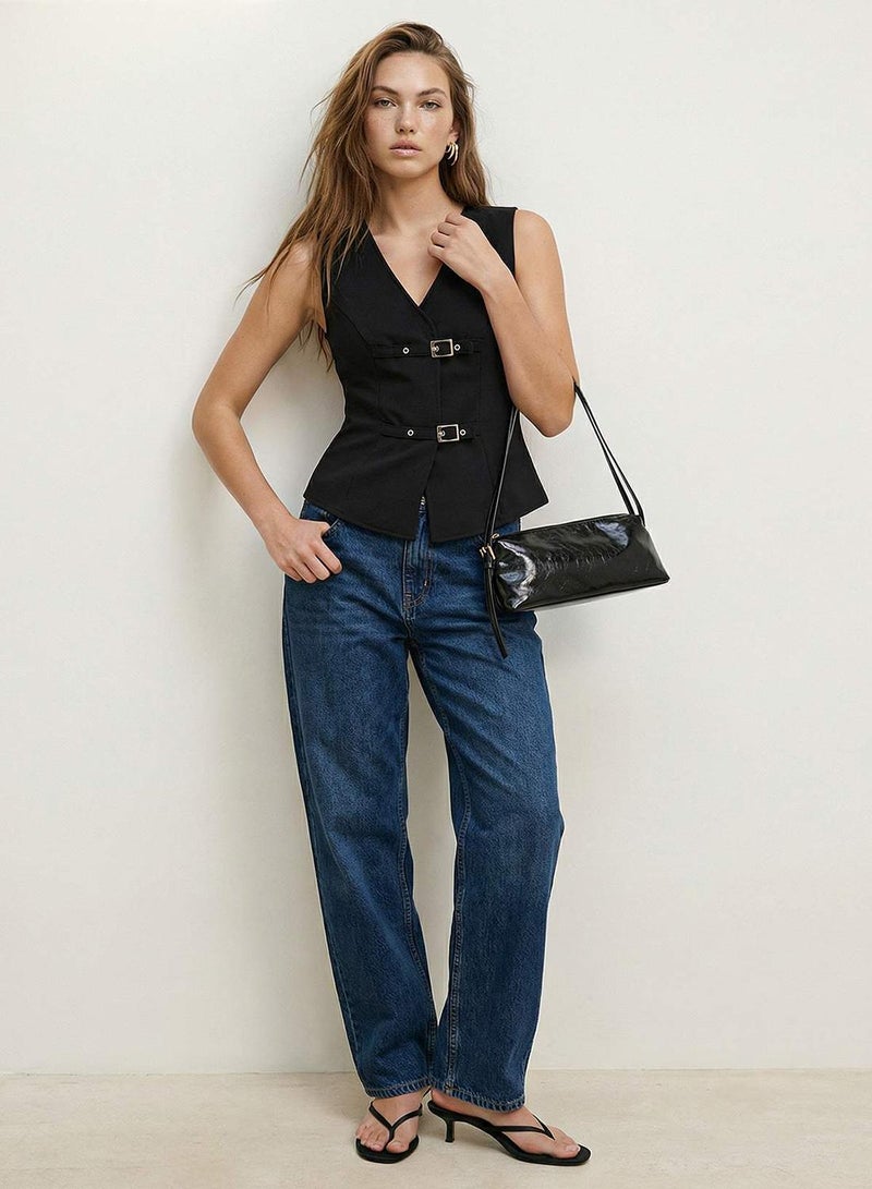 trendyol Black Fitted/V-Neck Sleeveless Interlock Knitted Y Vest - Image 1