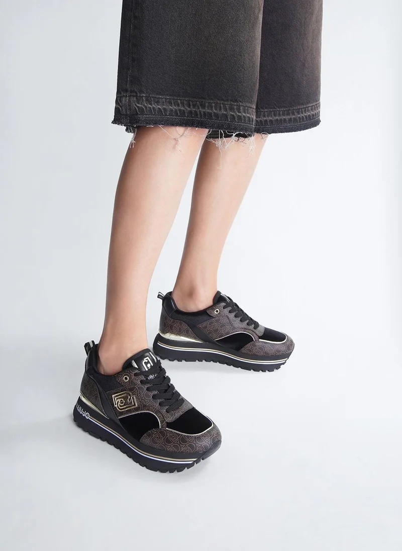 ليو جو أحذية رياضية بمنصة وشعار