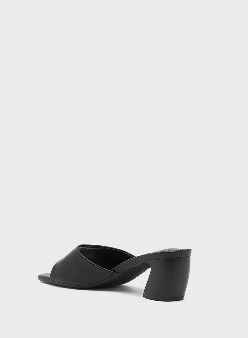ايلا Mule With Curved Heel