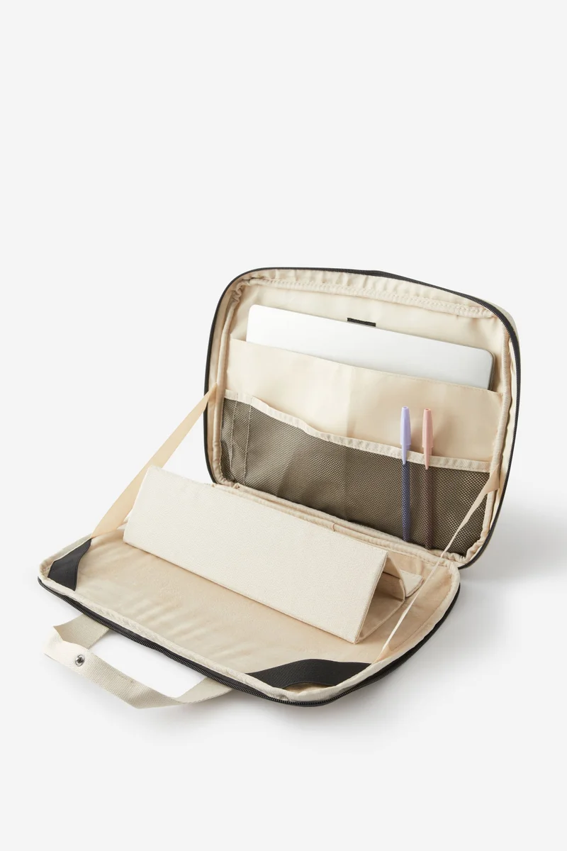 Typo Essential Working Desk