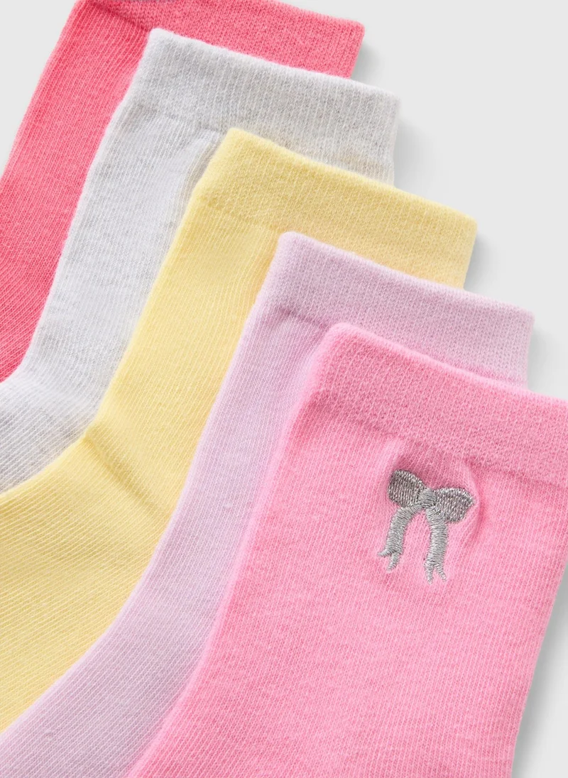 ماتلان عبوة من  جوارب مطرزة بفيونكة متعددة الألوان للبنات