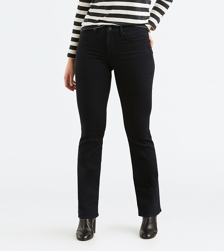 ليفايز جينز نسائي بقصة بوت كت لتشكيل الجسم