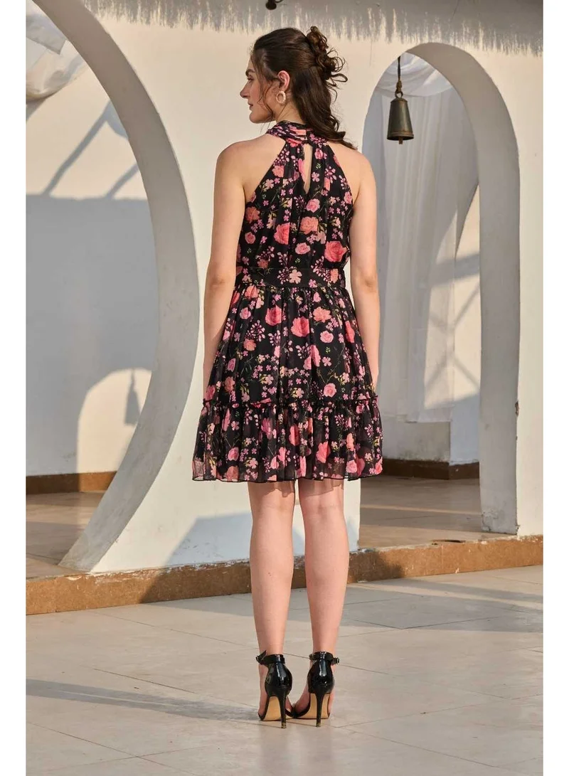 Luxe & Hardy فستان لوكس آند هاردي إيريس بياقة هالتر - أسود