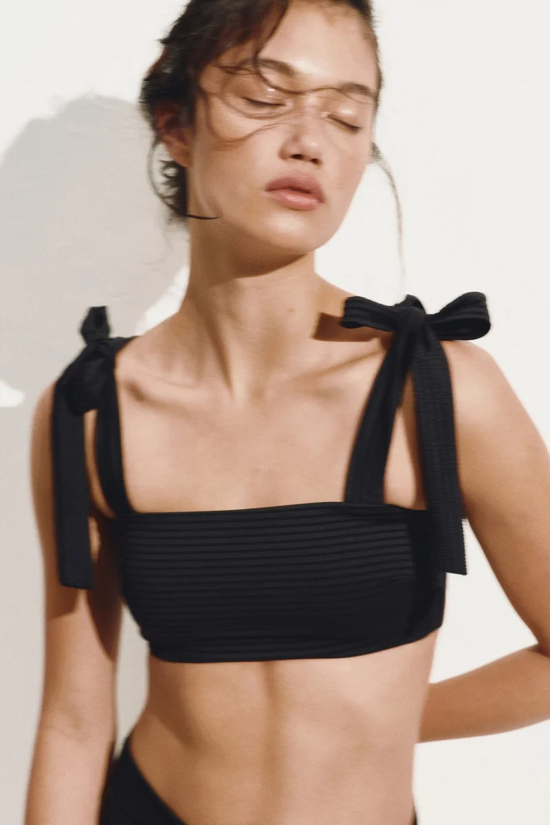 اتش اند ام بيكيني توب مبطن مع حزام ربط