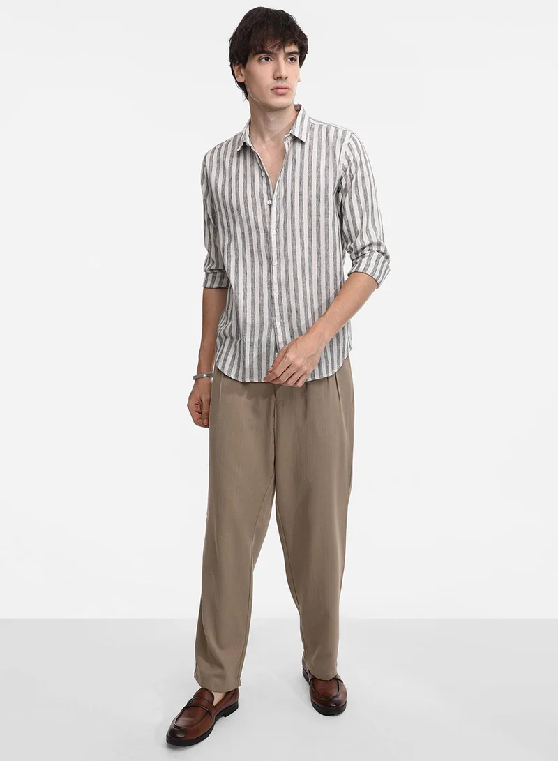 Campus Sutra Men's Charcoal Grey Heathered-Stripe Shirt
