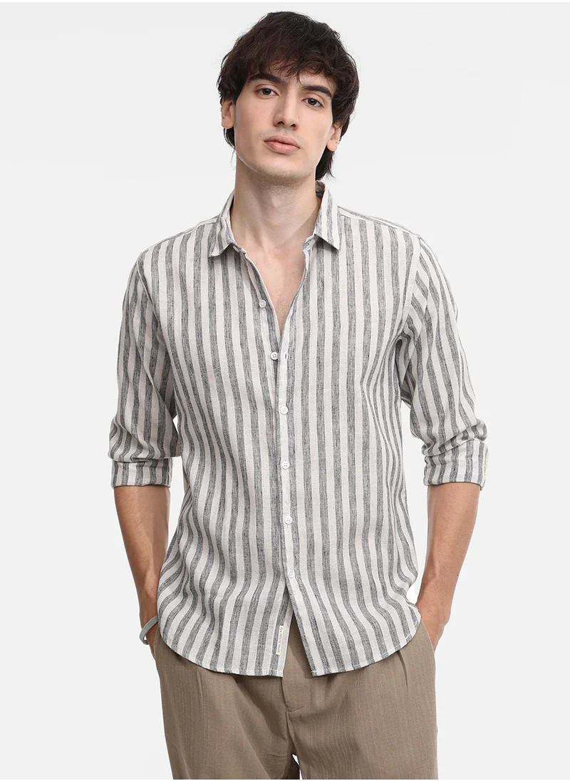كامبوس سوترا Men's Charcoal Grey Heathered-Stripe Shirt