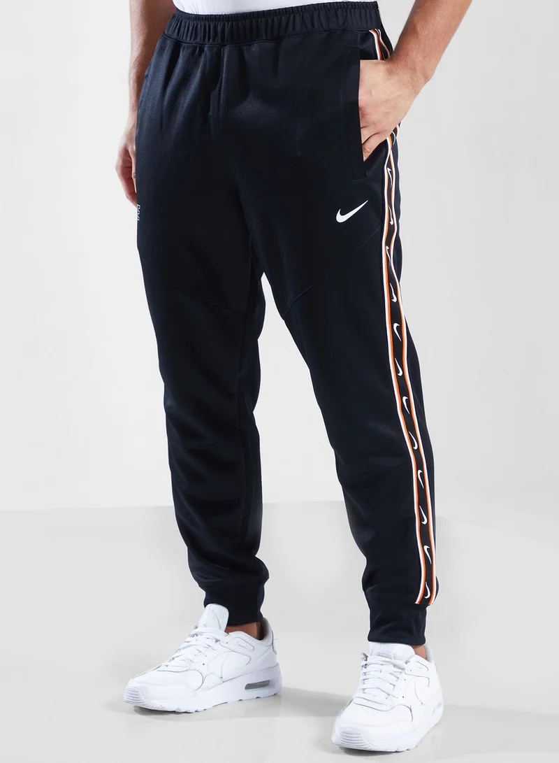 Nike Nsw Repeat Swoosh Sweatpants