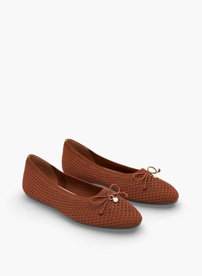 سيليست Women Textured Ballerina Shoes