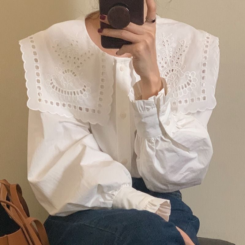 South Korea 2023 early autumn French style hollow embroidered large lapel single-breasted fashion age-reducing white shirt Womens inner top White