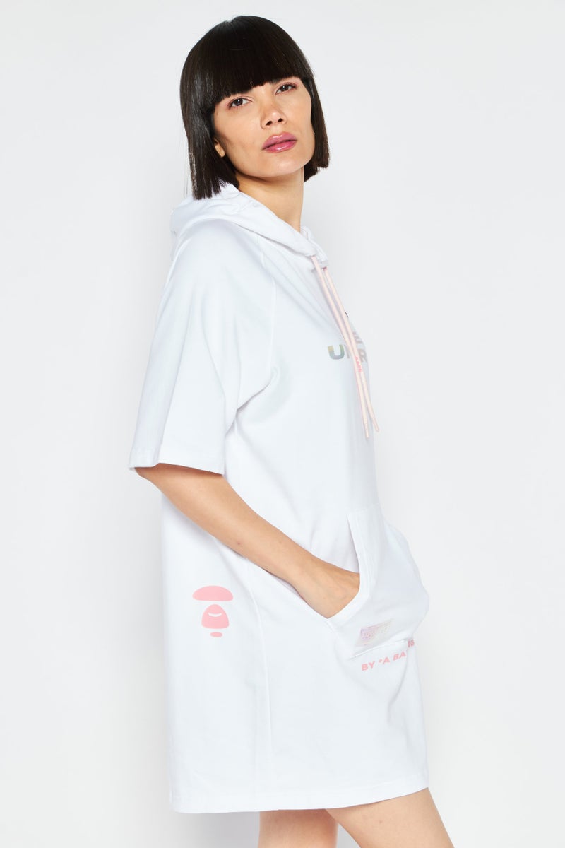 Aape By A Bathing Ape فستان ميني بطبعة جرافيك للنساء، أبيض - Image 3