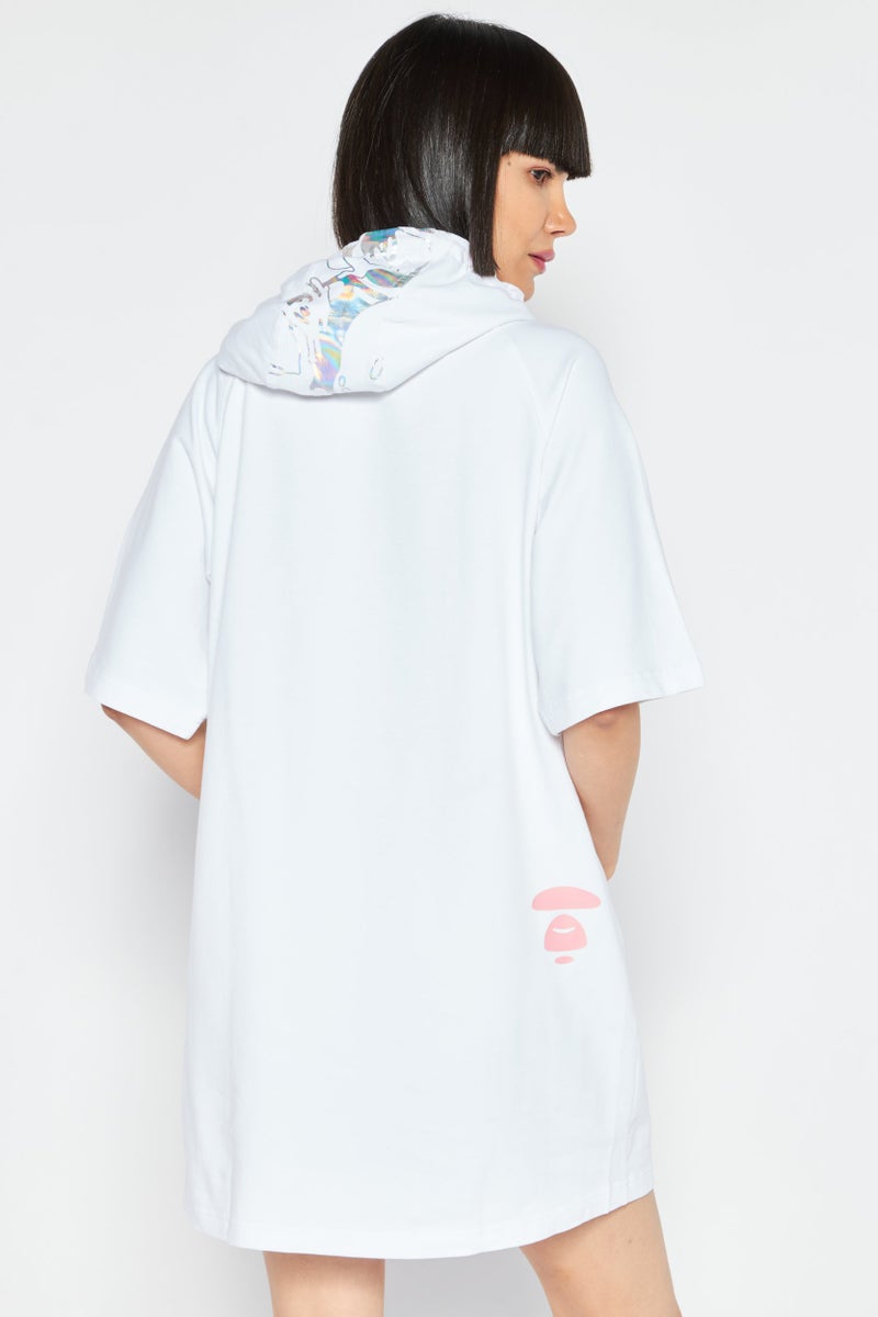 Aape By A Bathing Ape فستان ميني بطبعة جرافيك للنساء، أبيض - Image 2